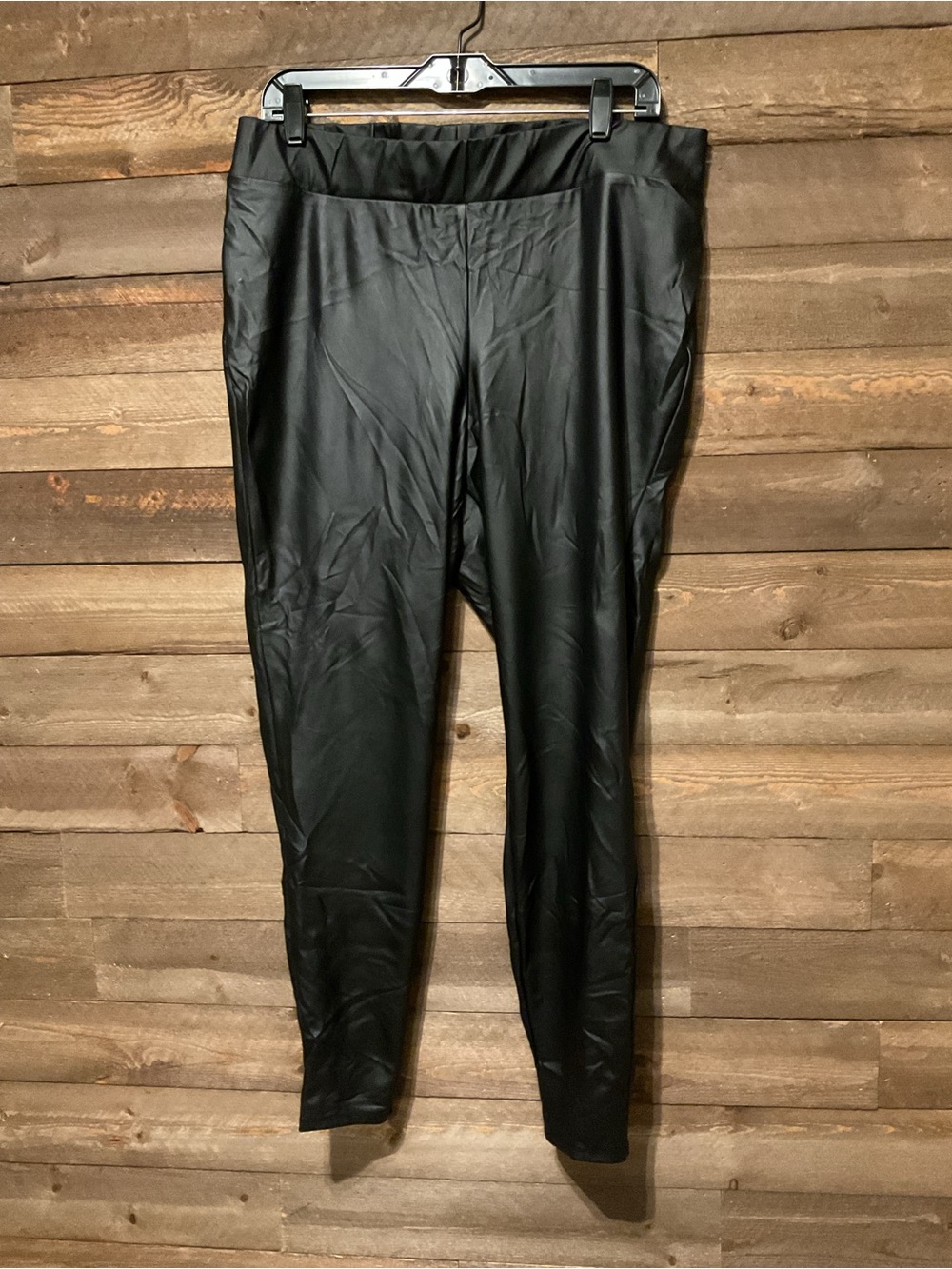 TORRID Women’s Black Faux Leather Pull on Leggings Size 2X EUC